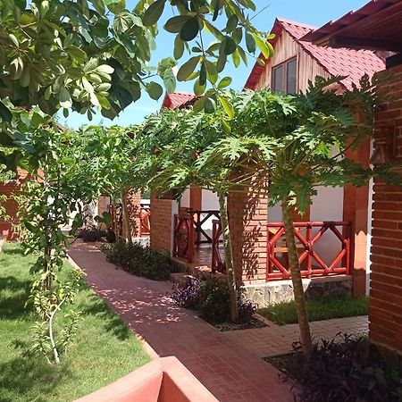 Bungalows Y Cabanas, Las Barracas De La Barra Malucano Zewnętrze zdjęcie