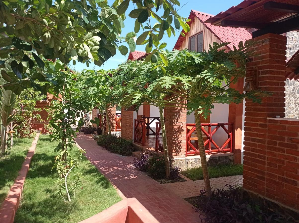 Bungalows Y Cabanas, Las Barracas De La Barra Malucano Zewnętrze zdjęcie